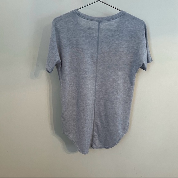 The North Face Women's Gray Short Sleeve Shirt
Size XSmall - Picture 5 of 9